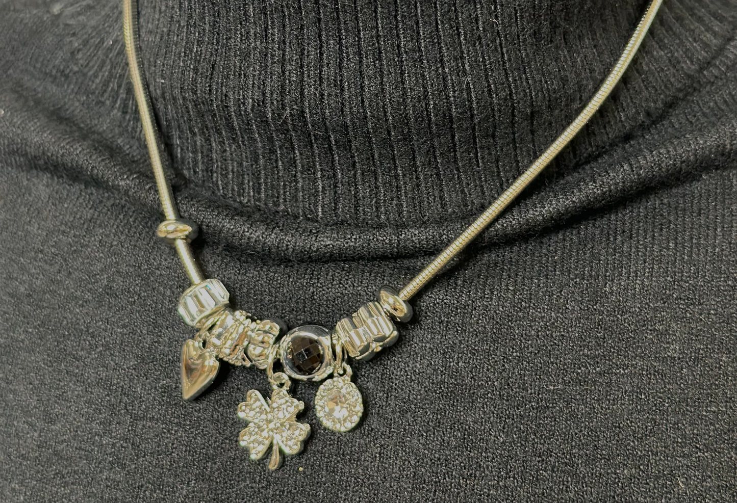 Collier charms trefle